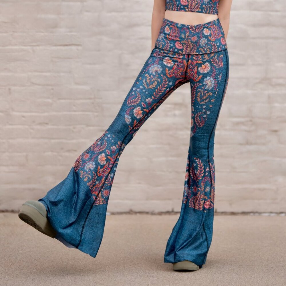 Yoga Democracy Original Bell Size Sm in Festival Denim